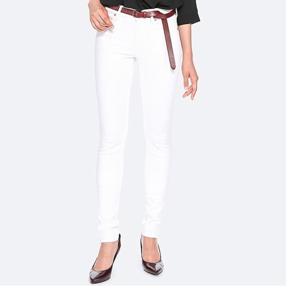 Uniqlo Ultra Stretch White Skinny 24” x 33”